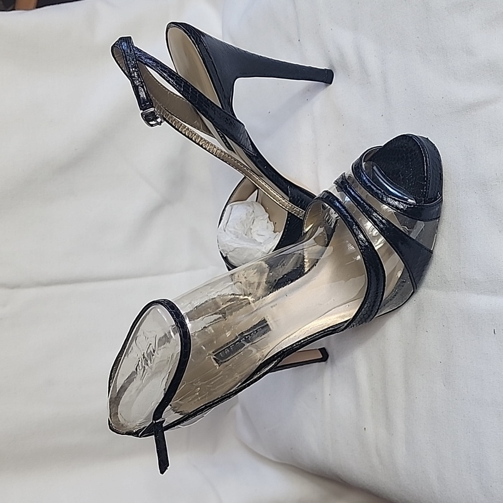 #15 Caparros Black ankle strap sandal heel size 9.5 faux snakeskin texture.